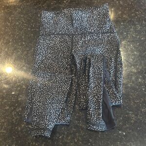 Women's Black and White Patterned leggings